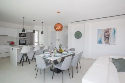 Villa with Sea View image 2