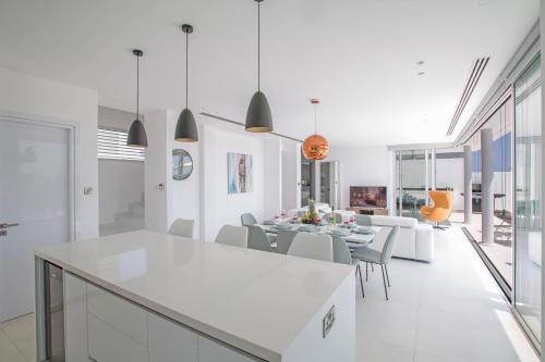 Villa with Sea View image 1
