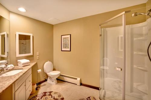 Ski on ski off right from your door nicely decorated 2 bedroom, Sunrise L3 in Killington, USA