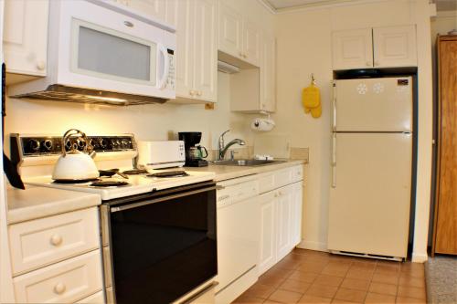 Ski home to this cozy one bedroom condo Whiffletree F5 - Killington