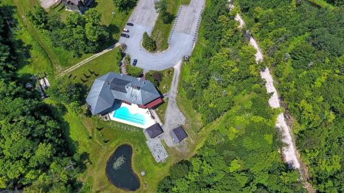 Ski on ski off, conveniently located, 2 bedroom condo with beautiful views, access to indoor pool Sunrise B3, Killington (Foto 5)