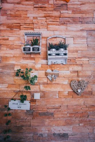 Ester Guest House - image 12