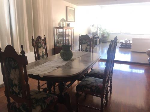 Facilities, Apartamento amplo,arejado compartilhado in Tijuca