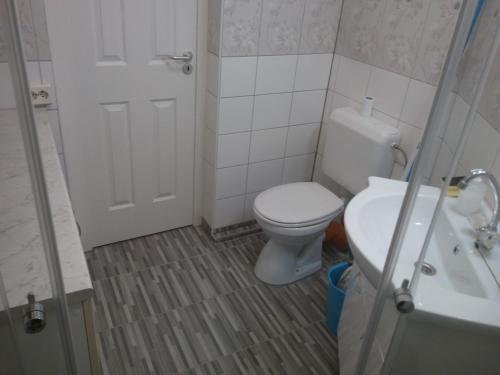 Bathroom, START Apartmanok in Budaivaros