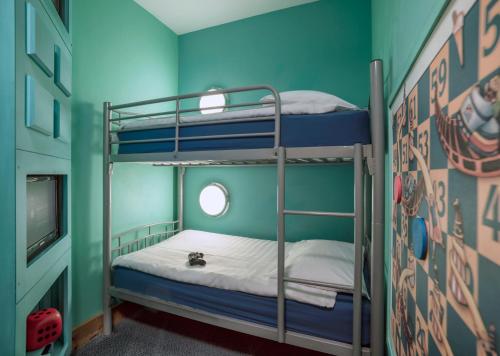 The Big Blue Hotel - Blackpool Pleasure Beach - image 10