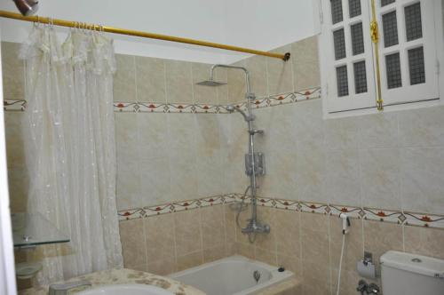 White Villa - image 9