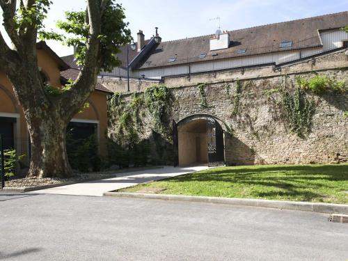 Sasha bel appartement renove centre ville Beaune - image 9