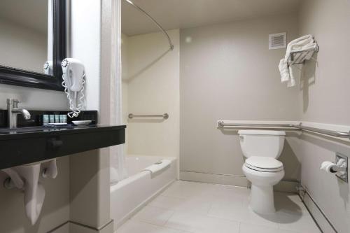 Best Western Lanai Garden Inn & Suites - image 9