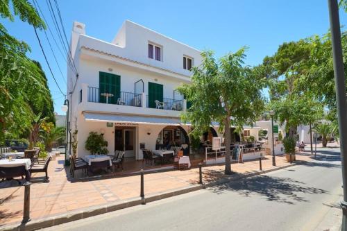 Hostal Talamanca - main image