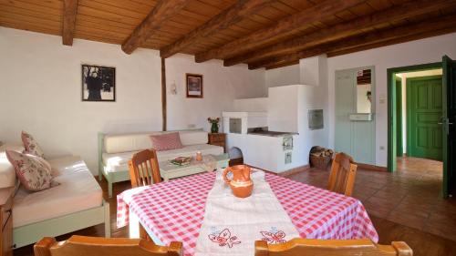 Book the Suite Suite (2 Adults)
