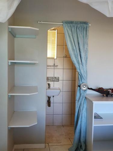 Fürdőszoba, Kingfisher by the river - self catering in Velddrif