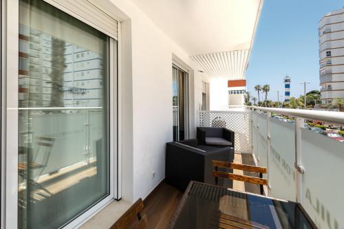  Beautiful and modern 1b apt. Terrace. 150 m from the beach of Torre del Mar in Torre del Mar