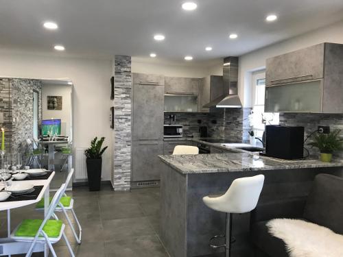  Swiss Apartment, Ferienwohnung in Mosonmagyaróvár