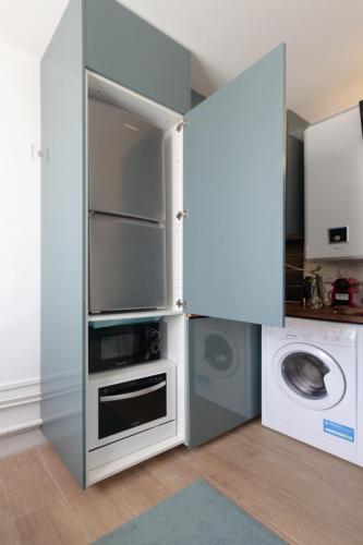 Cocina, Paris Access with Creteil Apartment in Creteil