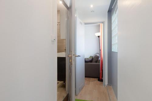 Baño, Paris Access with Creteil Apartment in Creteil