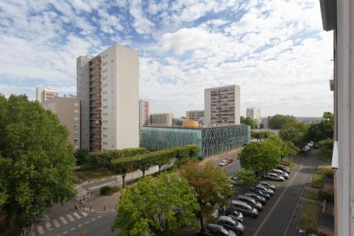Alrededores, Paris Access with Creteil Apartment in Creteil