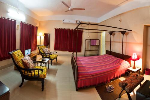 3 twin beds