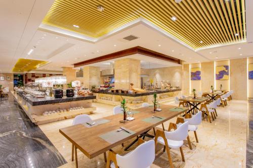 Sanya Yuexin Tomorrow Hotel - 레스토랑