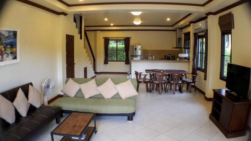Tulip Villa Oceanview in Dan Kao