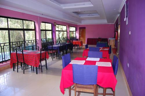 Restaurant, Kakakuona Resort in Lushoto