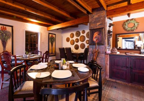 餐廳, 阿瑪祖魯狩獵旅館 (Ama Zulu Guesthouse and Safaris) in 赫盧赫盧韋