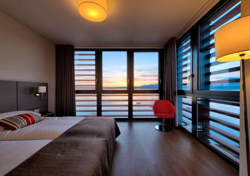 Lake Geneva Hotel Room Type - Deluxe Double or Twin Room