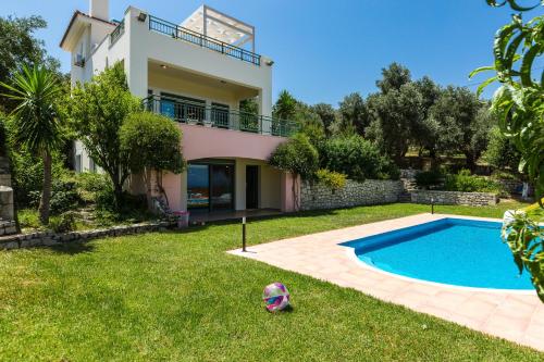 Archos Villa with Pool, Play Area, Jacuzzi, BBQ & Amazing View!! Crete