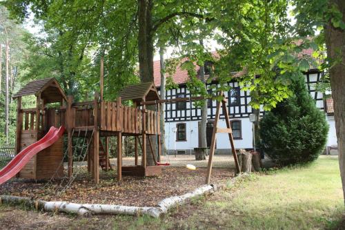Playground, Zu den grauen Ziegenbocken in Bad Klosterlausnitz