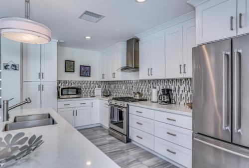 2342 N Victoria Road Home - image 4