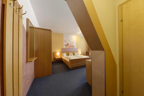 1 twin bed