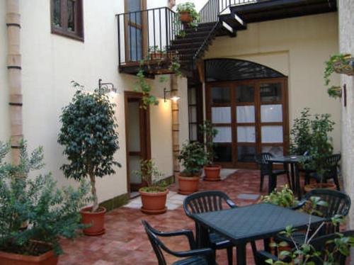 Aziyz Camere 4