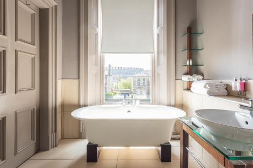 Bathroom, Murrayfield Hotel & House in Murrayfield
