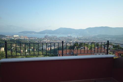  La casa con vista di Emma in Vezzano Ligure