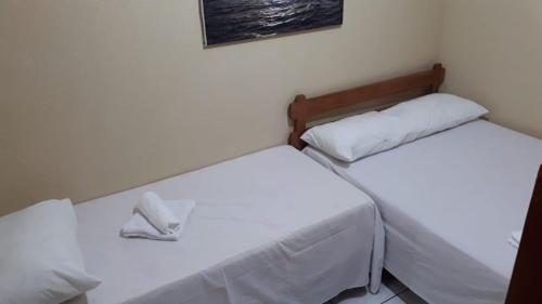 1 double bed, 1 twin bed