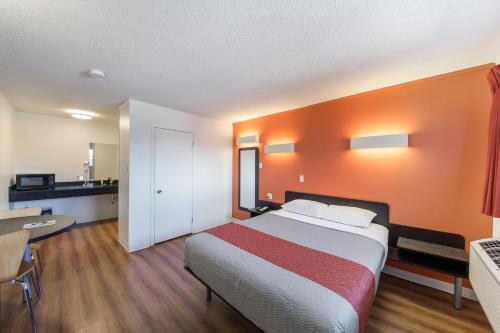 Motel 6-Cranbrook, BC - Hotel - Cranbrook