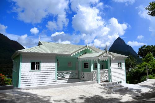 Sugarmon Villas in סאופרייר