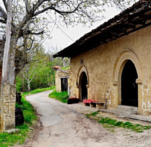 . "Pivnica i smestaj Jovanovic"- Rogljevacke pivnice