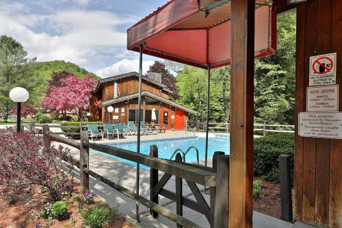 Cedarbrook Queen Suite 208 - image 3