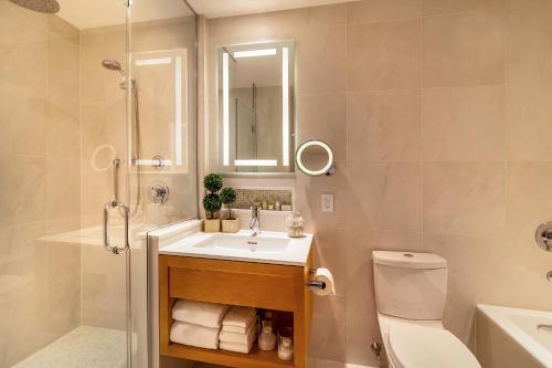 Ванная комната, Concorde Hotel New York in Нью-Йорк