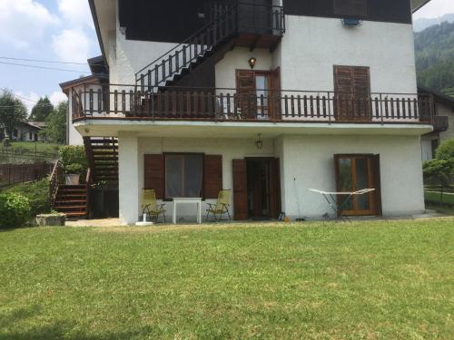  Appartamento a Borno + 500 mq di giardino, Pension in Borno bei Colere