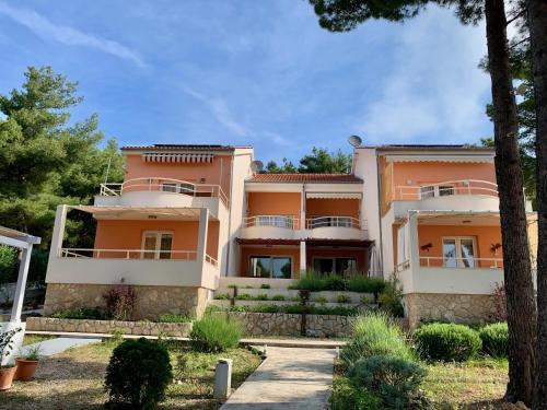  Apartments Nautic in Zavala