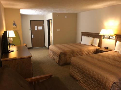 Shenandoah Inn & Suites