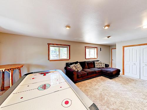 New Listing! Custom Lakeside Haven With Water Views Home - image 9