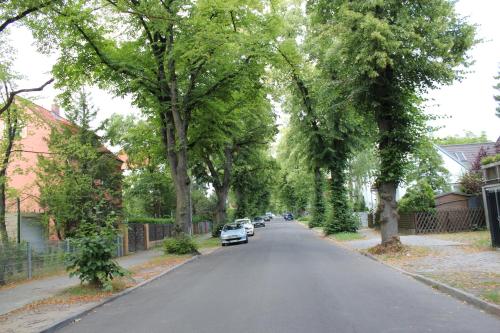 Merry 3.2km von Osdorfer Straße entfernt