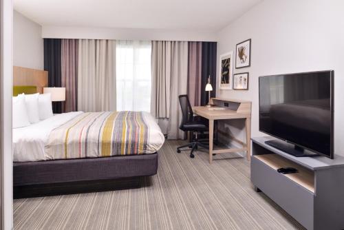 Country Inn & Suites by Radisson, Tinley Park, IL Room Type - King Room