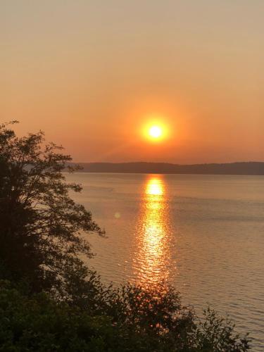 Redondo waterfront house with a private room