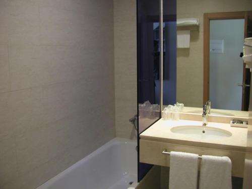 Hotel Moon - image 4