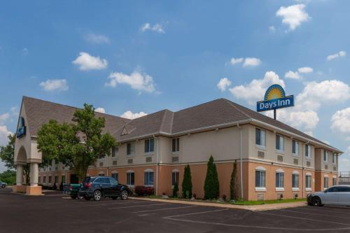 Days Inn by Wyndham Milan Sandusky South - image 2