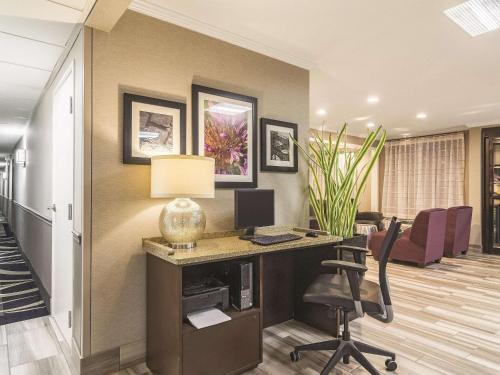 Wingate by Wyndham Brunswick - image 2