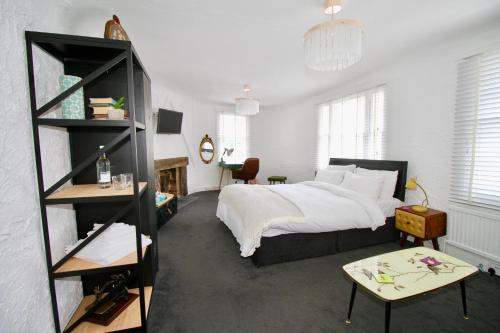 Chequers Inn, Battle
